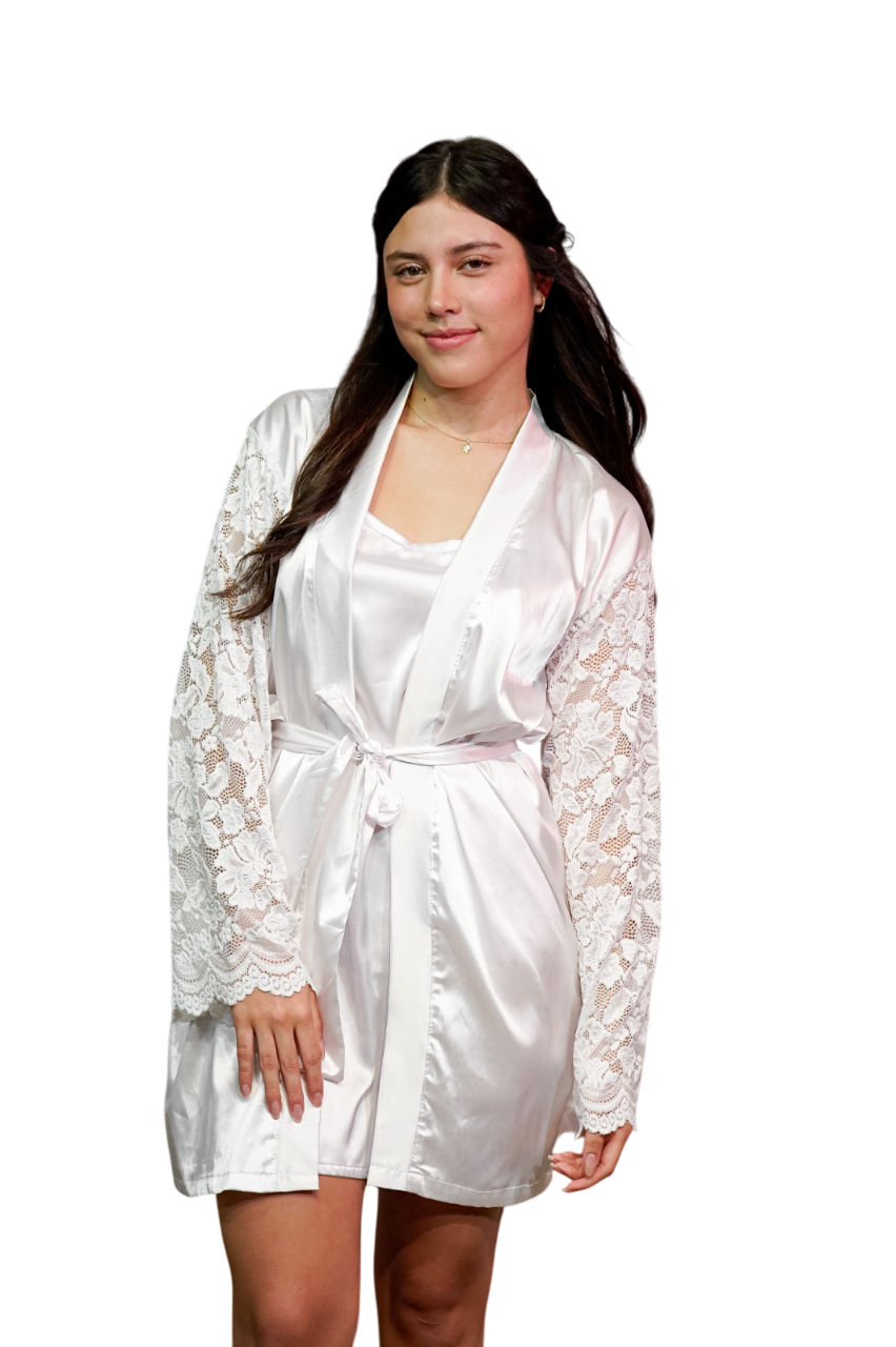 Bata especial con blonda personalizada Novia o Bride